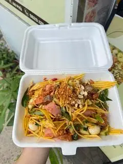 Hình ảnh Tré trộn nem chua