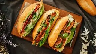 Hình ảnh bánh mì thập cẩm đặc biệt