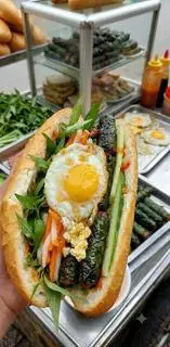 Hình ảnh Bánh mì Bò Lá Nốt + Trứng ốp la