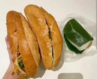 Hình ảnh Bánh mì thập cầm