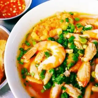 bánh canh cua xé thập cẩm  - 60.000 ₫ tại Chị Thanh - Bánh Canh Cá Lóc & Cháo Cá Lóc - Kênh Tân Hóa