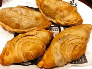 2 Bánh Xếp Cà Ri Gà Singapore - 56.700 ₫ tại Yummy - Cơm Gà Hải Nam - Võ Văn Tần