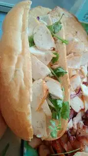 Hình ảnh Bánh Mỳ Pate Chả nóng
