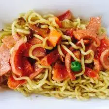 Hình ảnh Mỳ Trộn INDOMIE Xúc Xích
