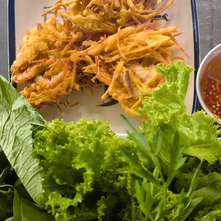 Bánh Tôm Chiên - 1 Cái - 18.000 ₫ tại Bánh Xèo & Bánh Khọt Miền Tây Cô Út