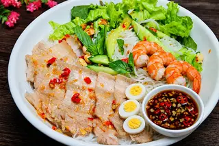 Bún Tôm Trứng Thịt Nước Tương Tỏi Ớt  - 48.000 ₫ tại Ăn Vặt Win79 - Bánh Tráng Trộn, Da Heo Trộn & Gỏi Cuốn Tôm Trứng Thịt - Hương Lộ 2