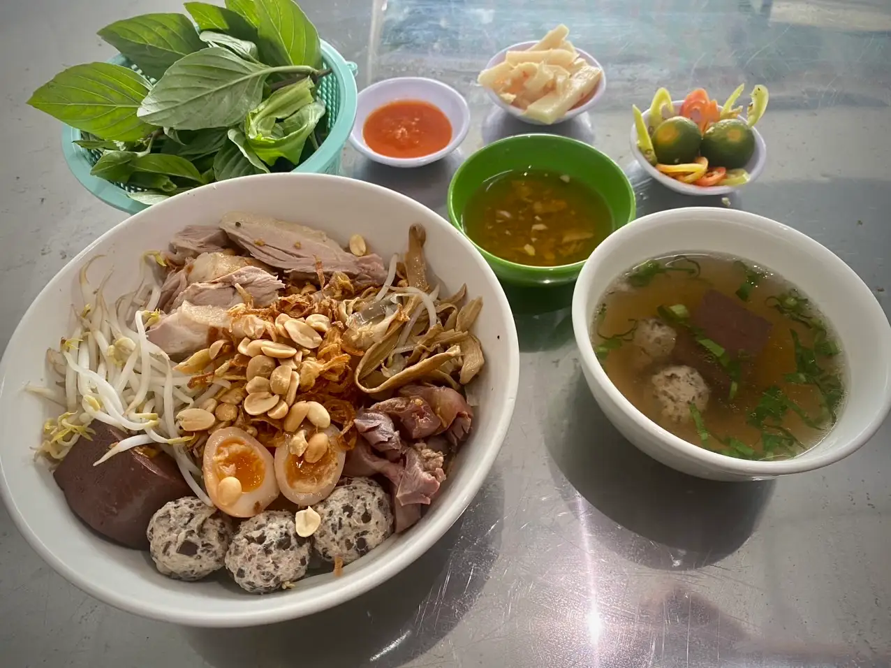 Miến trộn - 61.000 ₫ tại Đào Tâm Quán - Bún Ngan Hà Nội - Bạch Đằng