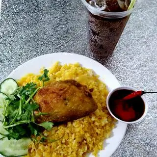 Hình ảnh Combo 1 : cơm gà xối mỡ - ly cocacola