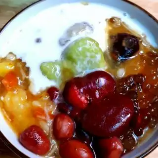 Hình ảnh Chè thập cẩm khoai dẻo