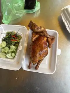 Hình ảnh Gà xối mỡ nguyên con