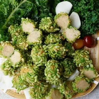 Hình ảnh Cá viên cốm xanh (3viên)