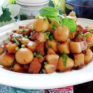 Hình ảnh Thịt kho trứng cút