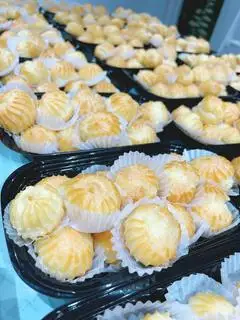 Hình ảnh Bánh su kem phô mai mix bánh chuối nướng.