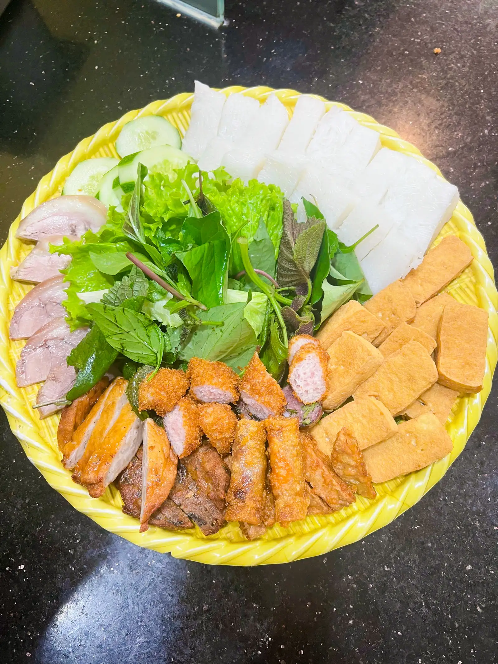 Combo 2 người ăn - 160.000 ₫ tại Bún Đậu Mắm Tôm - Làng Bún Đậu - Nguyễn Văn Nghi