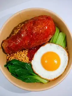 Hình ảnh Mì Trộn Đùi Gà + Trứng Lòng Đào