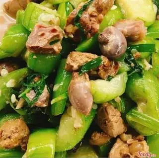 cơm lòng gà xào mướp - 59.000 ₫ tại Cô Thủy - Cơm Nhà Nấu & Cơm Văn Phòng - Cách Mạng Tháng 8