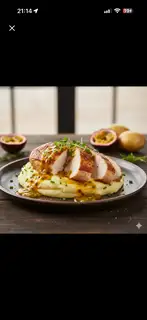 Hình ảnh Ức gà áp chảo - khoai tây nghiền - sốt chanh dây