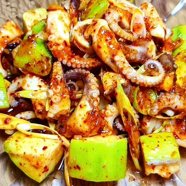 Râu Bạch Tuộc Khổng Lồ Sốt Thái - 73.000 ₫ tại RSFood - Chân Gà Sốt Thái & Tea - Miếu Bình Đông