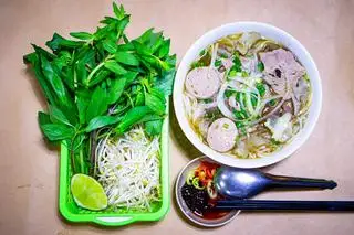Phở đặc biệt - 80.000 ₫ tại Cô Ba - Phở & Bún Bò Huế - Hoàng Diệu