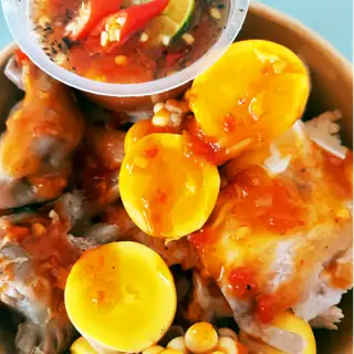 Hình ảnh Thập cẩm( chân rút, trứng non, mề, tai, sụn chân gà, chân có xương) 800gr bao gồm gia vị xoài