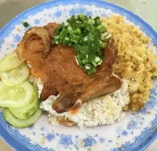 Hình ảnh Cơm Tấm Sườn Khô Cá