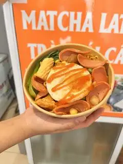 Hình ảnh Mỳ trộn Indomie trứng, xúc xích