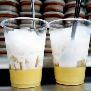 Chè đậu xanh đánh - 20.000 ₫ tại Chè Đậu 3 Màu - Nguyễn Văn Giai