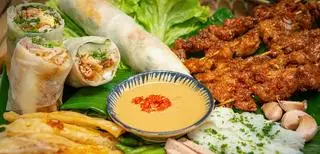 Hình ảnh Bánh cuốn nem nướng