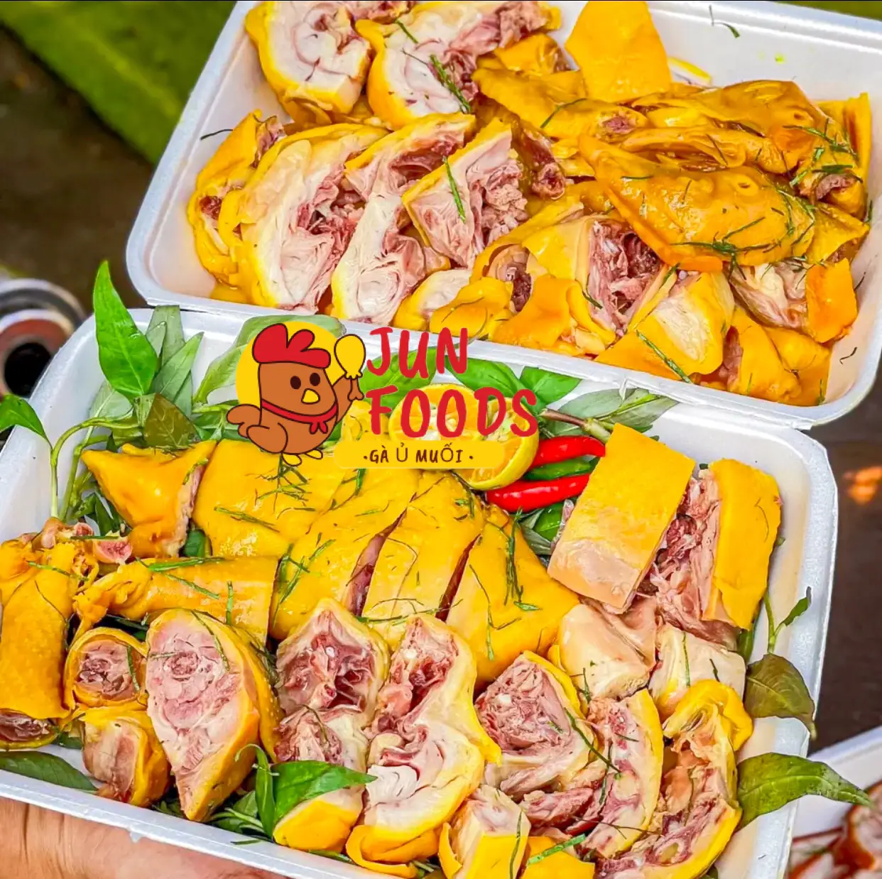 Hình ảnh Combo 2 Con Gà Ủ Muối Hoa Tiêu (bỏ đầu cổ chân)