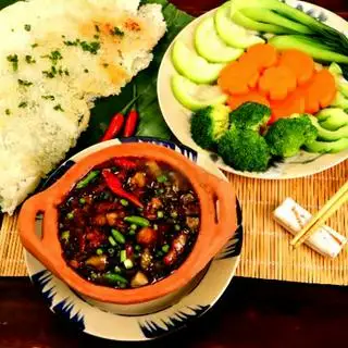 Hình ảnh Cơm cháy sốt thịt bằm tôm khô