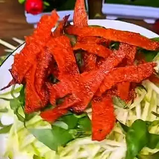 Hình ảnh Khô cá thu trộn xoài