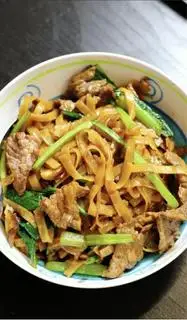 Hình ảnh hủ tiếu sợi phở xào bò 