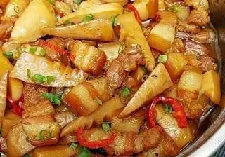 Cơm Thịt Kho Măng - 37.500 ₫ tại Cơm Văn Phòng BAPY - Vũ Huy Tấn