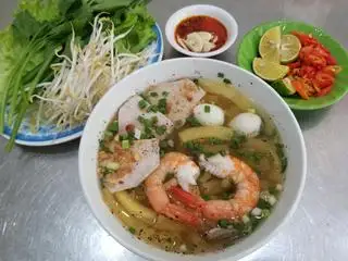 Nui tôm thịt nạt trứng cút - 75.000 ₫ tại Hủ Tiếu Nam Vang Hòa