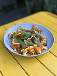 Hình ảnh Bánh tráng cuốn sốt bơ