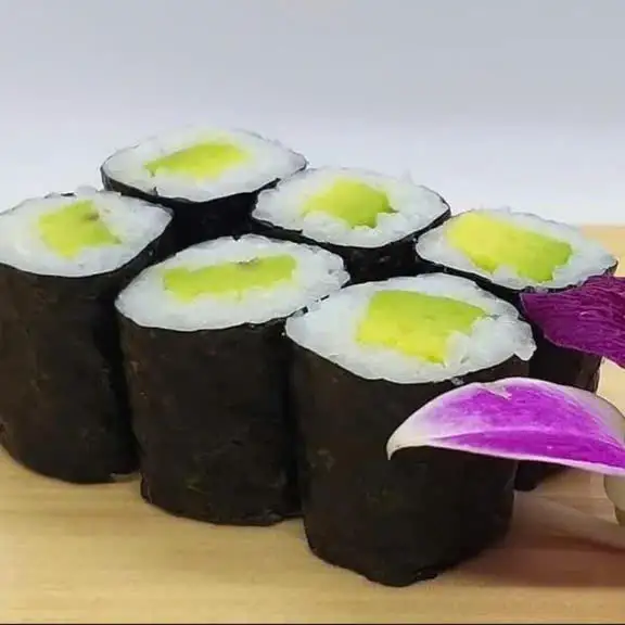 Sushi bơ Maki - avocado sushi - 59.000 ₫ tại Sushi Tokyo Deli - Sashimi & Salad - Vạn Kiếp