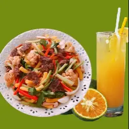 Nui xào bò + nước cam - 77.000 ₫ tại Quán 282 - Nui Xào Bò - Diên Hồng