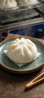 Hình ảnh Bánh Bao Nhân Thịt + Trứng Cút