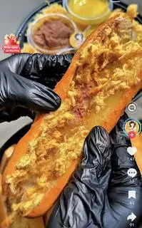 Hình ảnh Bánh mì que siêu bơ pate