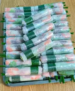 combo 10 gỏi cuốn tôm thịt, - 95.000 ₫ tại Bếp Nhà Giang - Gỏi Cuốn Bưởi - Tô Hiến Thành