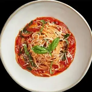 Mỳ Ý sốt cà chua - classic tomato spaghetti - 153.000 ₫ tại Italiani's Pizza - Hàn Thuyên