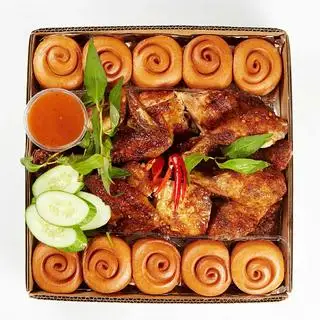 Hình ảnh 1 Gà nướng - 10 bánh bao