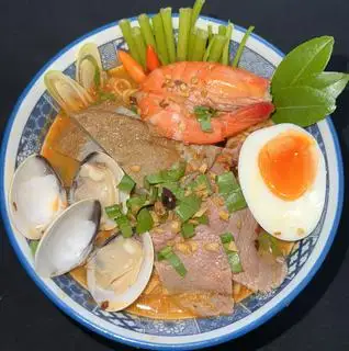 Hình ảnh Mì TomYum đầy đủ Tôm-Bò- Trứng lòng đào-Nghêu- chả cá- Thịt băm