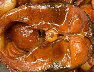 Hình ảnh CƠM CÁ TRẮM KHO (PHẦN ĐUÔI CÁ kho nhừ)