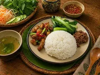 Hình ảnh Cơm thịt rang cháy cạnh
