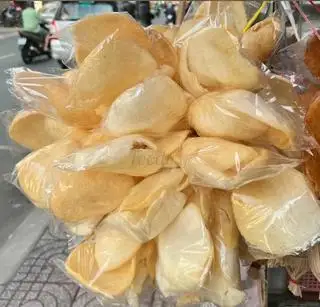 Bánh Phồng  - 5.000 ₫ tại Tré Trộn Cóc Cô Lan - Đông Du