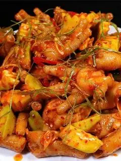 Hình ảnh Chân Gà Sốt Thái Xoài Xanh