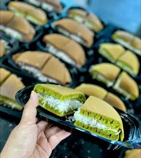 Hình ảnh 1/2 Bánh bò nướng dừa Cadé 