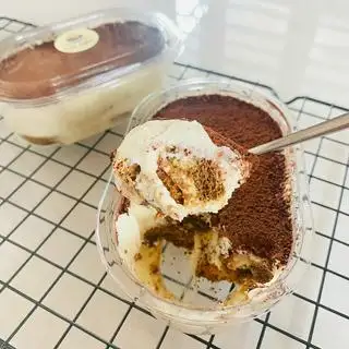 Bánh Tiramisu Cốt Lady (230g Siêu Nặng Tay) - 94.000 ₫ tại Tiệm Bánh Góc Ngọt - Flan Gato -  Phan Văn Trị