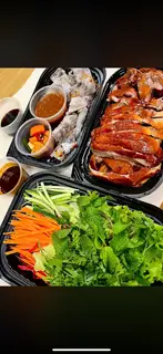 Hình ảnh Vịt quay tỳ bà da giòn - 1/2 con